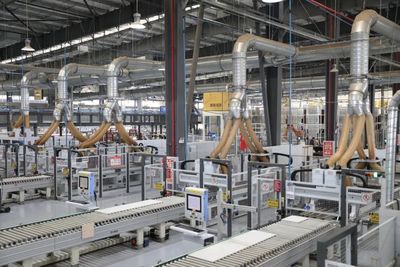 央視網(wǎng)走進(jìn)索菲亞 4.0數(shù)智工廠如何演繹制造強(qiáng)國(guó)范例與家居市場(chǎng)變革